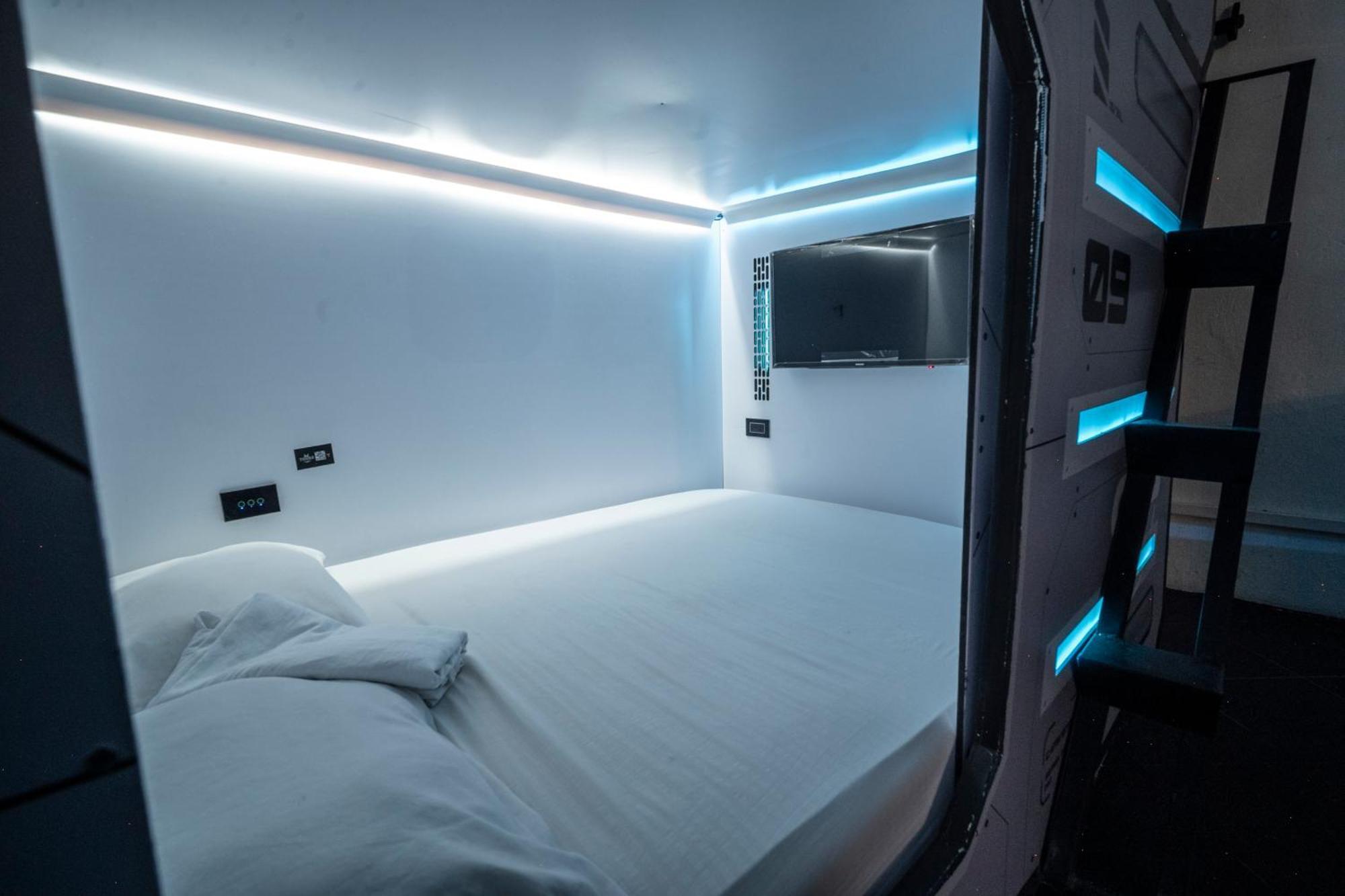 Hotel Hostal Capsulas 24 Horas - Cartagena — Photos 2
